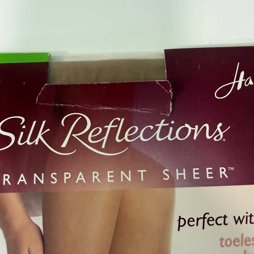 Hanes Silk Reflections Transparent Sheer Toeless Hosiery Nude/Tan
